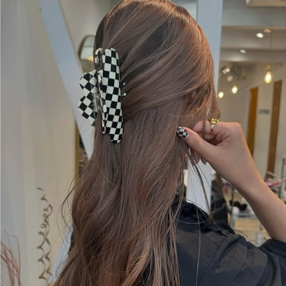 Nimbus Checkered Hair Claw Clip - Picture 3 of 3